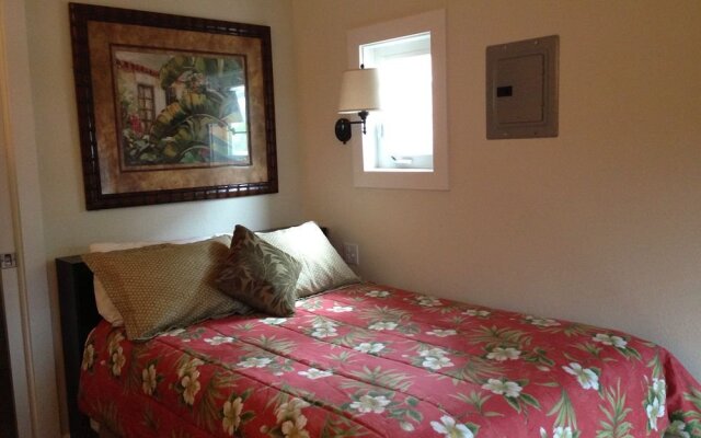Historic Tavernier Inn Hotel