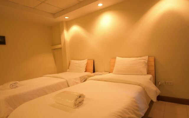 ROOM at PRACHACHUEN