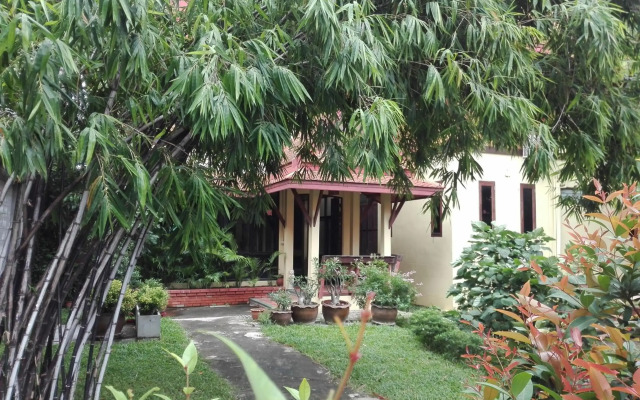 Luang Chumni Village