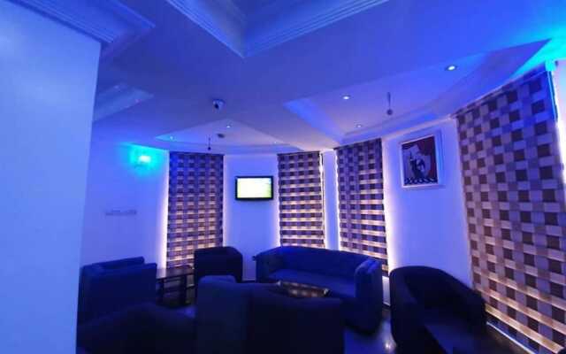 4th Apartment and Suites