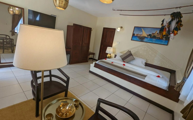 Smiles Beach Hotel
