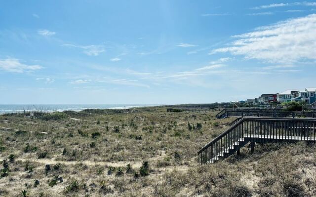 Lime Inn 4 Bedroom Home by RedAwning