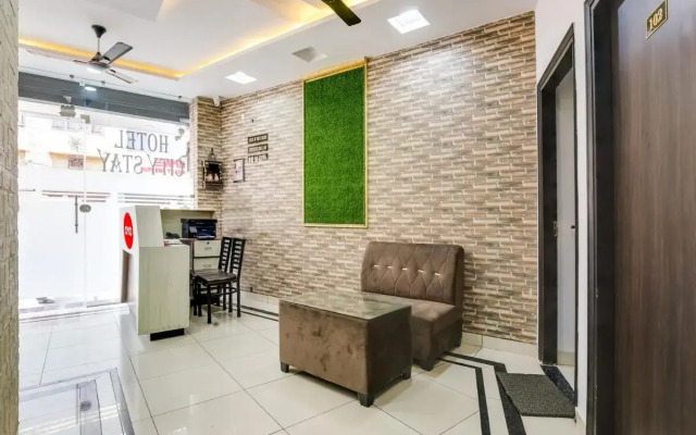 POP 70106 Hotel City Stay