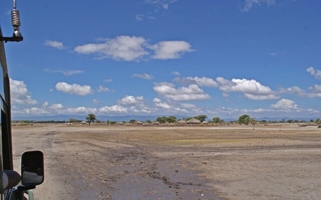 Whistling Thorn Tented Camp