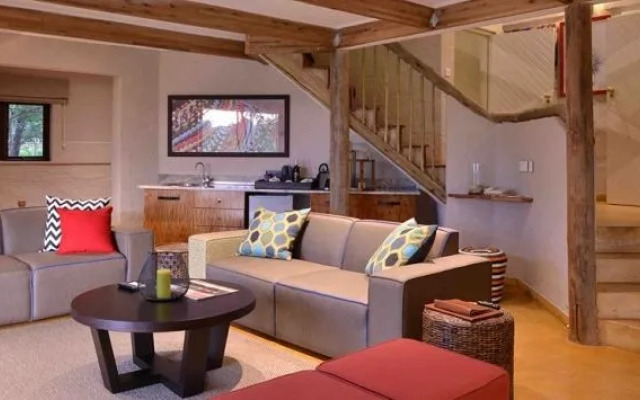 Victoria Falls Safari Suites
