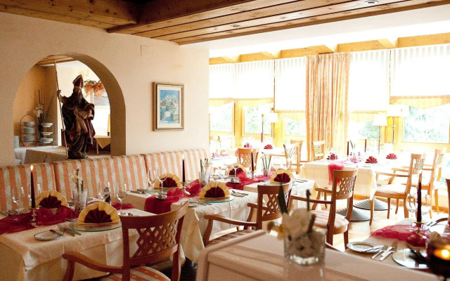 Wohlfühl & Genusshotel Felsenhof