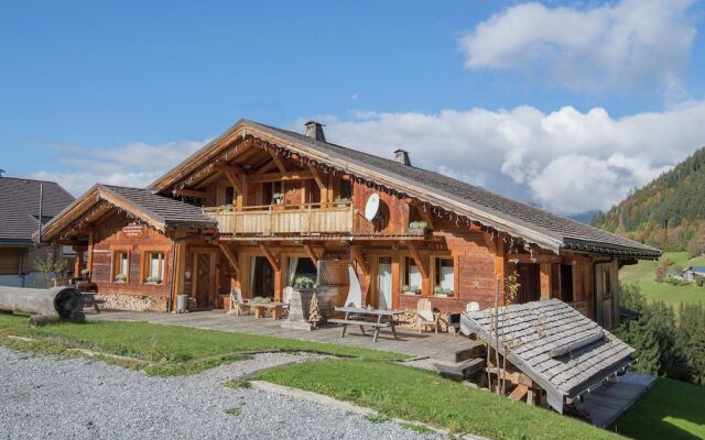 Pretty Apartment in a Separate Mountain Chalet
