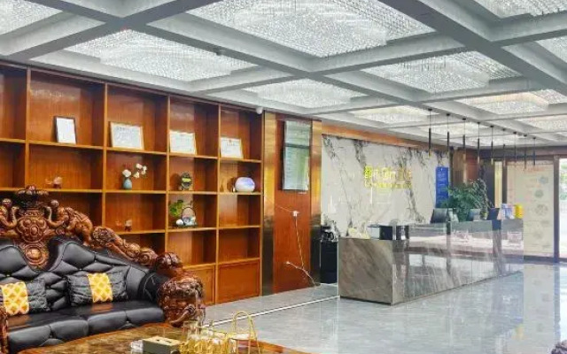 Urban International Hotel