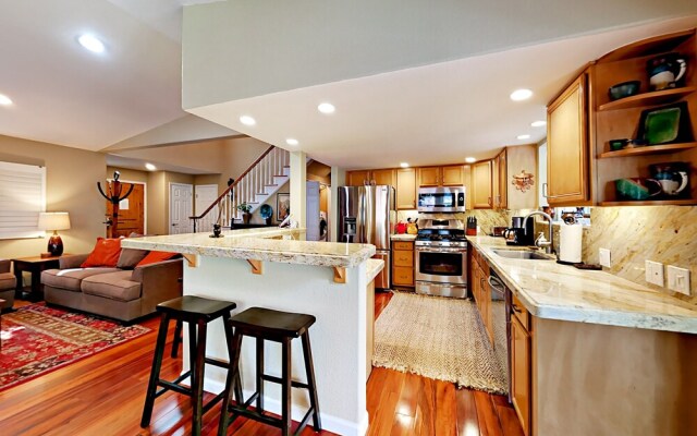 Totally Remodeled Cabin in South Lake Tahoe by RedAwning
