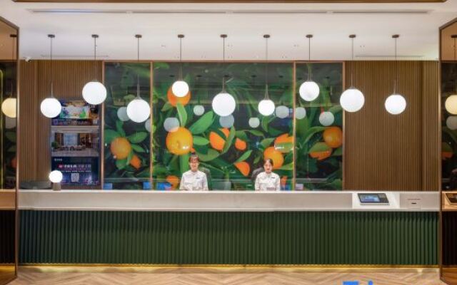 Orange Hotel (Foshan Qiandeng Lake)