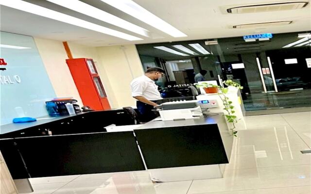 OYO 90975 Atta Hotel