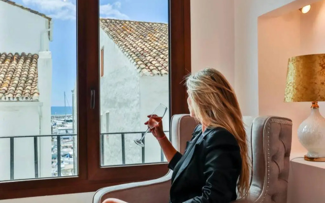 Puerto Banus second line, luxury apartement