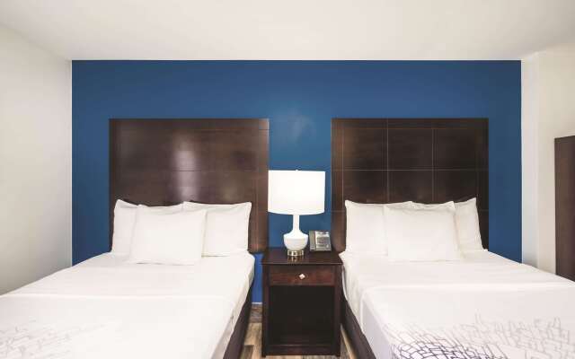 La Quinta Inn & Suites by Wyndham Brooklyn Downtown