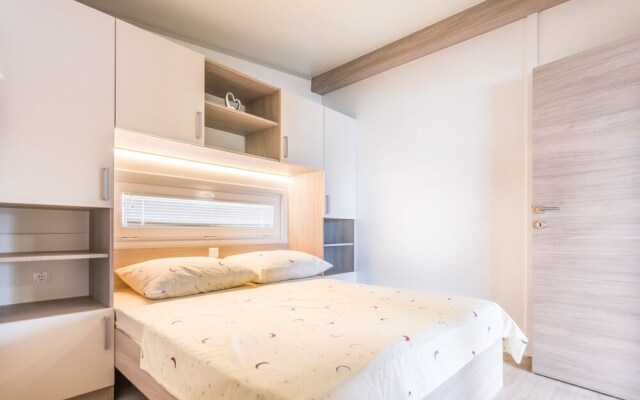 Mobile Home Rock Rose 2