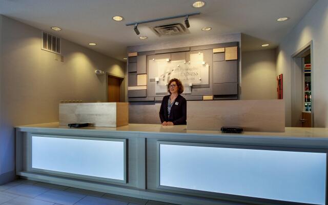 Holiday Inn Express & Suites Morris by IHG