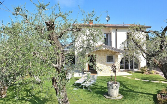 Villa Lisi With Pool