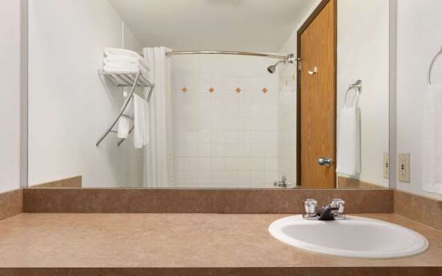 Super 8 by Wyndham Yellowknife