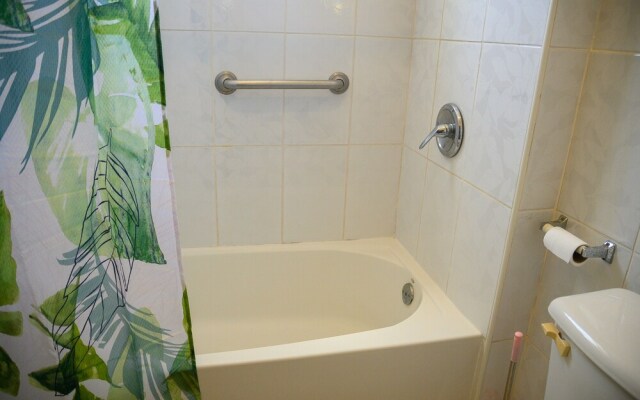 Sea Coast Inn & Suites
