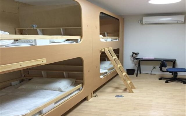 Guest House Channel-Kan – Hostel