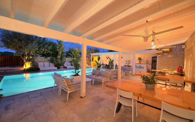 Peremere Alacati Hotel