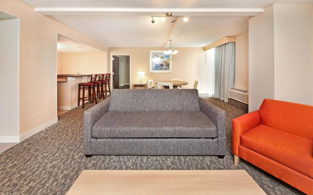 DoubleTree by Hilton Virginia Beach