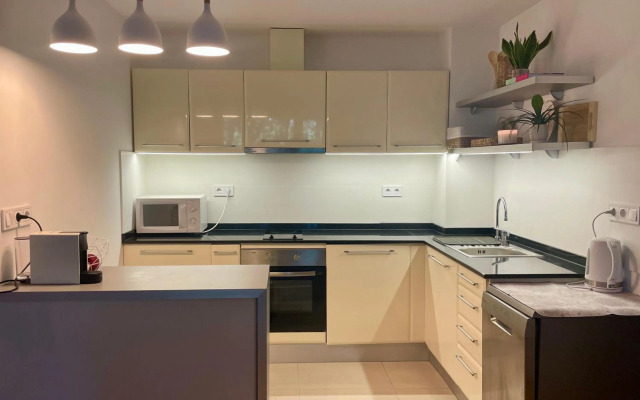 2-bedroom apartment near Bansko with pool and spa