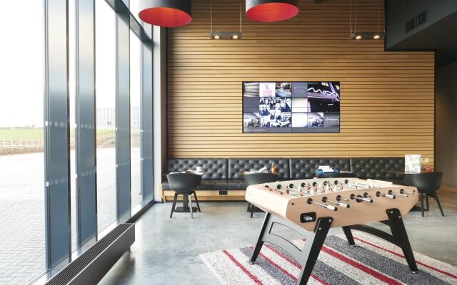 Moxy Aberdeen Airport