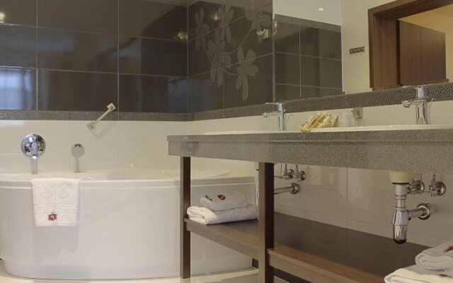 Hotel Krysztal Conference & Spa