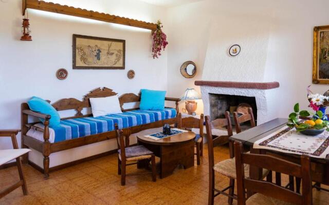 Nostos - Walk To Beach - AC WIFI