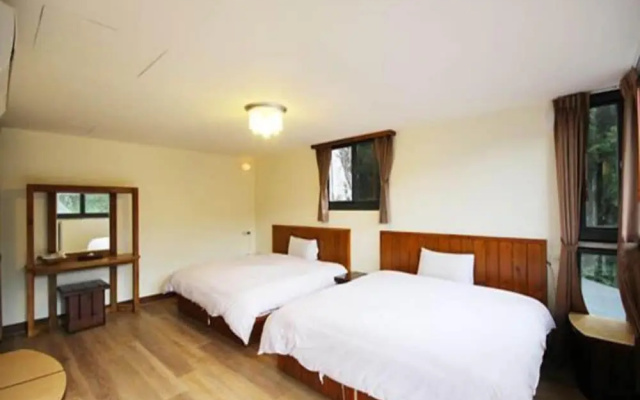 Gemlu Hotel
