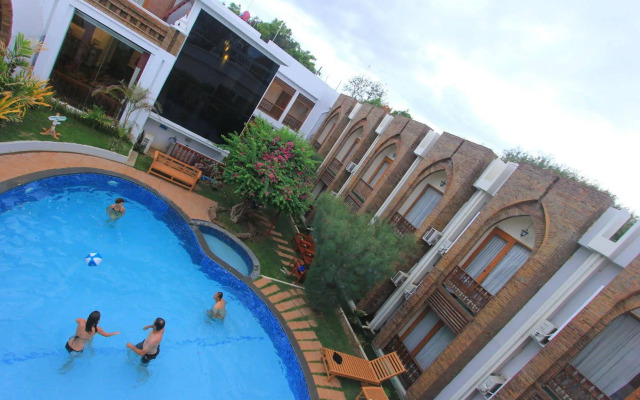 Raza Gyo Hotel