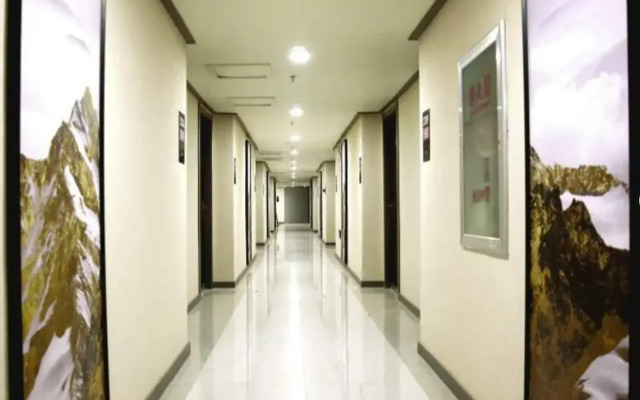 Shell Hotel Inner Mongolia Tongliao Nationalities University
