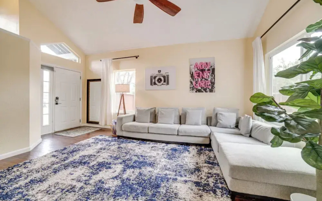 Reno Getaway w/ Spacious Patio & Grill!