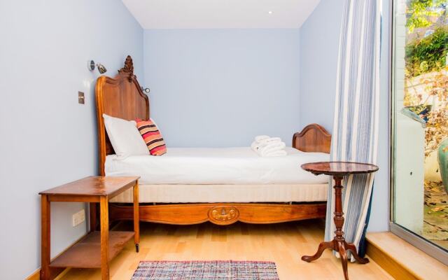 2 Bedroom Apartment with Patio - Sleeps 4