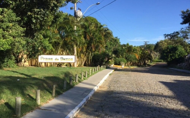 Casa 4 suites a 200m da Rua das Pedras
