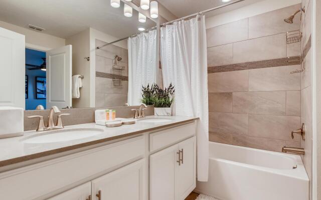 4802 LL Dream Getaway Luxury Townhome w/ Pool
