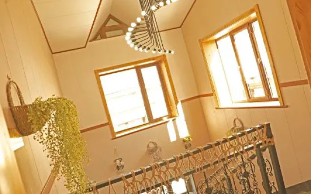 Xuexiang Lanxinmeng Movie Theme Hotel (Xueyun Street)