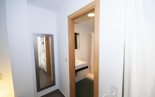 Borumbot 8.3.25 Vista Piscina