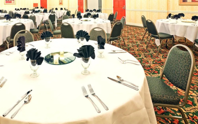 Holiday Inn Hotel & Suites Hattiesburg-University