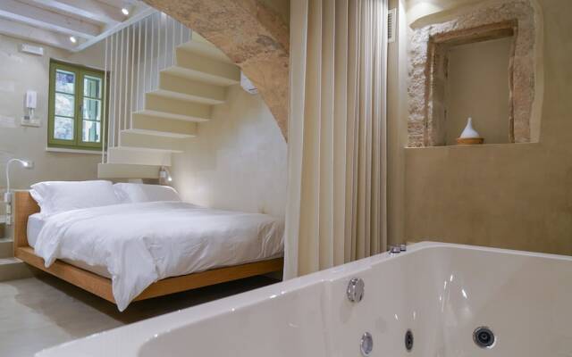 Mystiko with Hot Tub - Chania Old Town