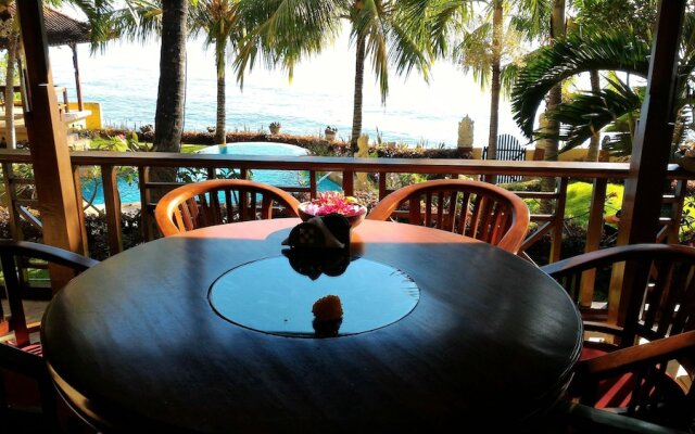 Teluk Indah Beach & Pool Villa