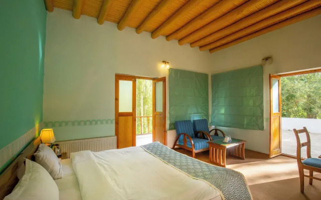 Lha - Ri - Sa Resort