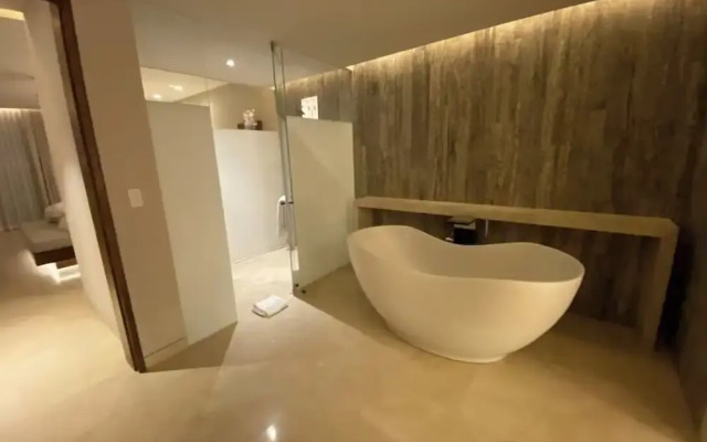 2BD Oceanfront Presidential Suite SCabo