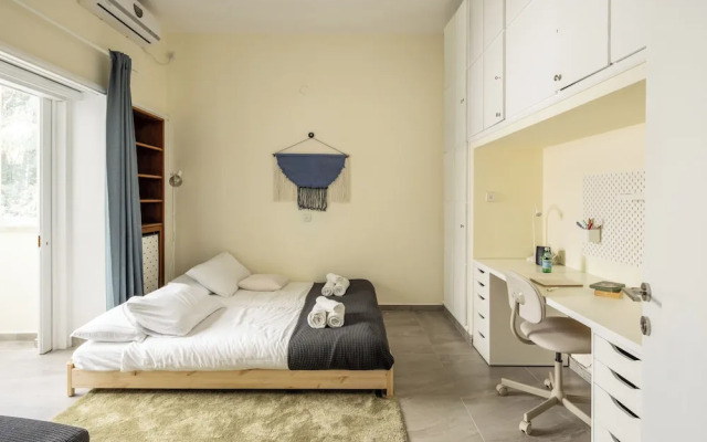Eclectic Rabin Square Apt by Sea N' Rent