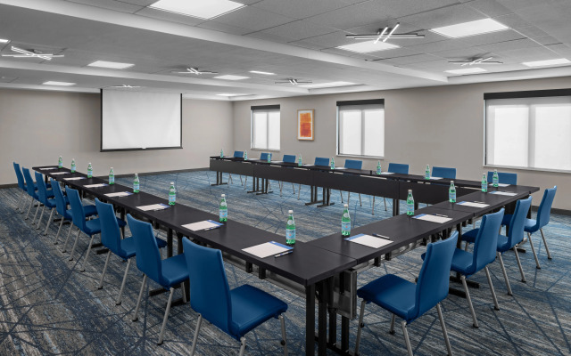 Holiday Inn Express And Suites Midland