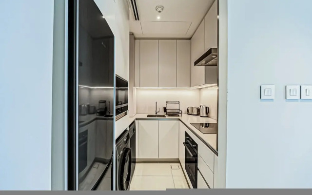 Luxury at JBR Jumeirah Gate Tower 1