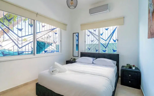 Nala - 2 Bedroom Apt & Patio in Larnaca