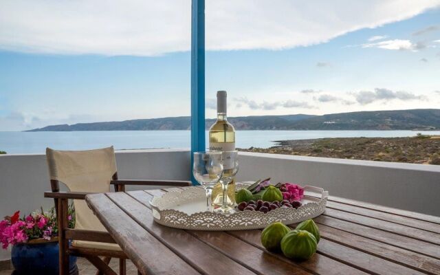 Avlemonas Bay Sea Houses