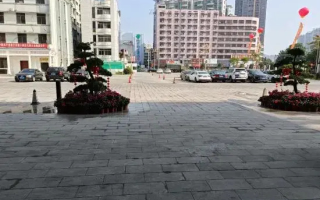 Golden LEAF Hotel