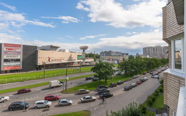 Апартаменты FlatHome24 на Коломяжском пр-те